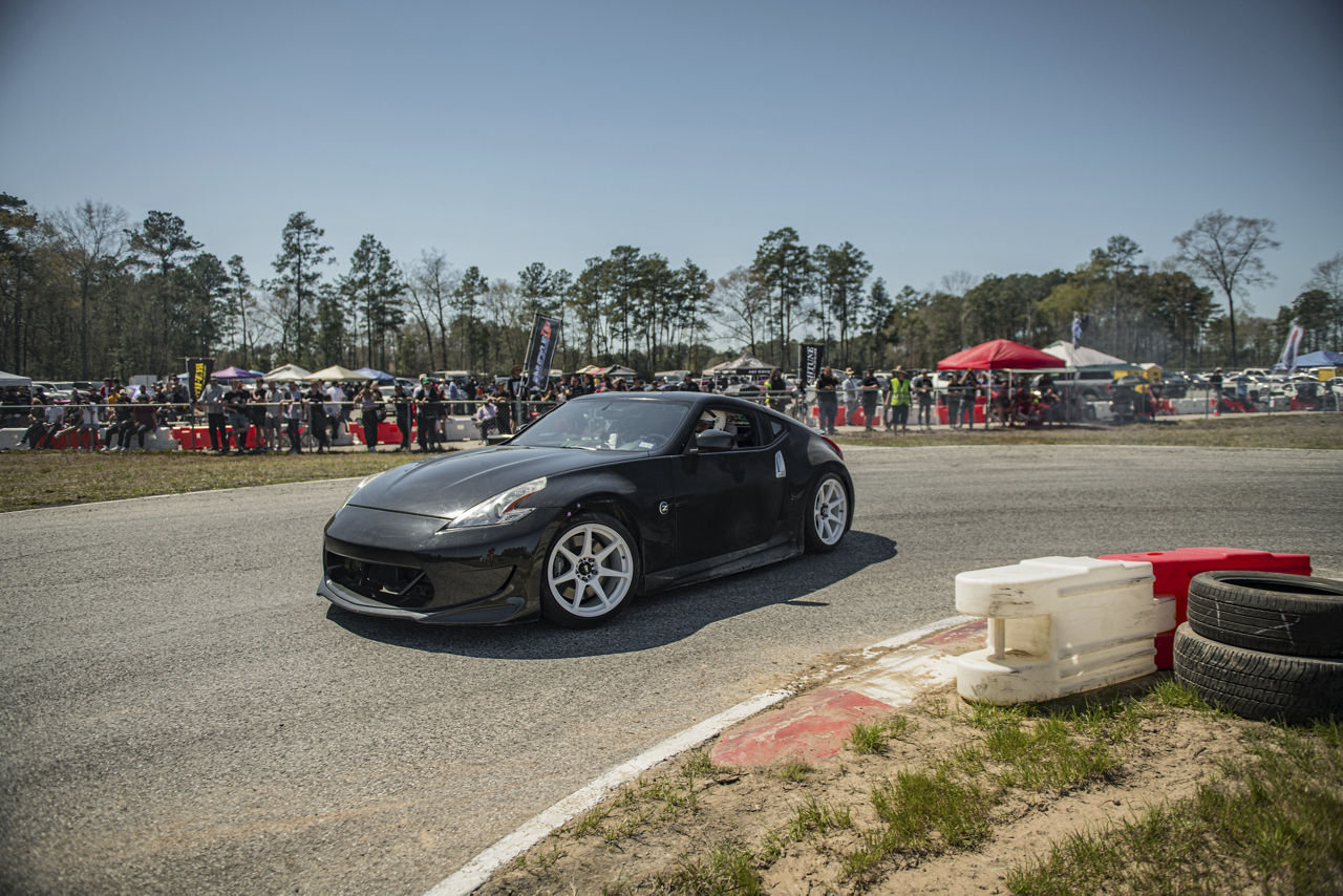 2009 Nissan 370Z - Motegi BATTLE - White | Motegi Wheels